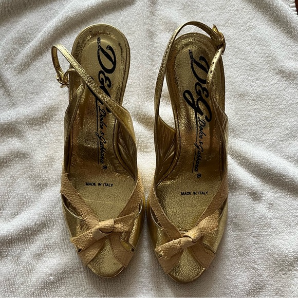 Dolce & Gabbana Gold and Raffia Slingback Heels - Picture 1 of 14